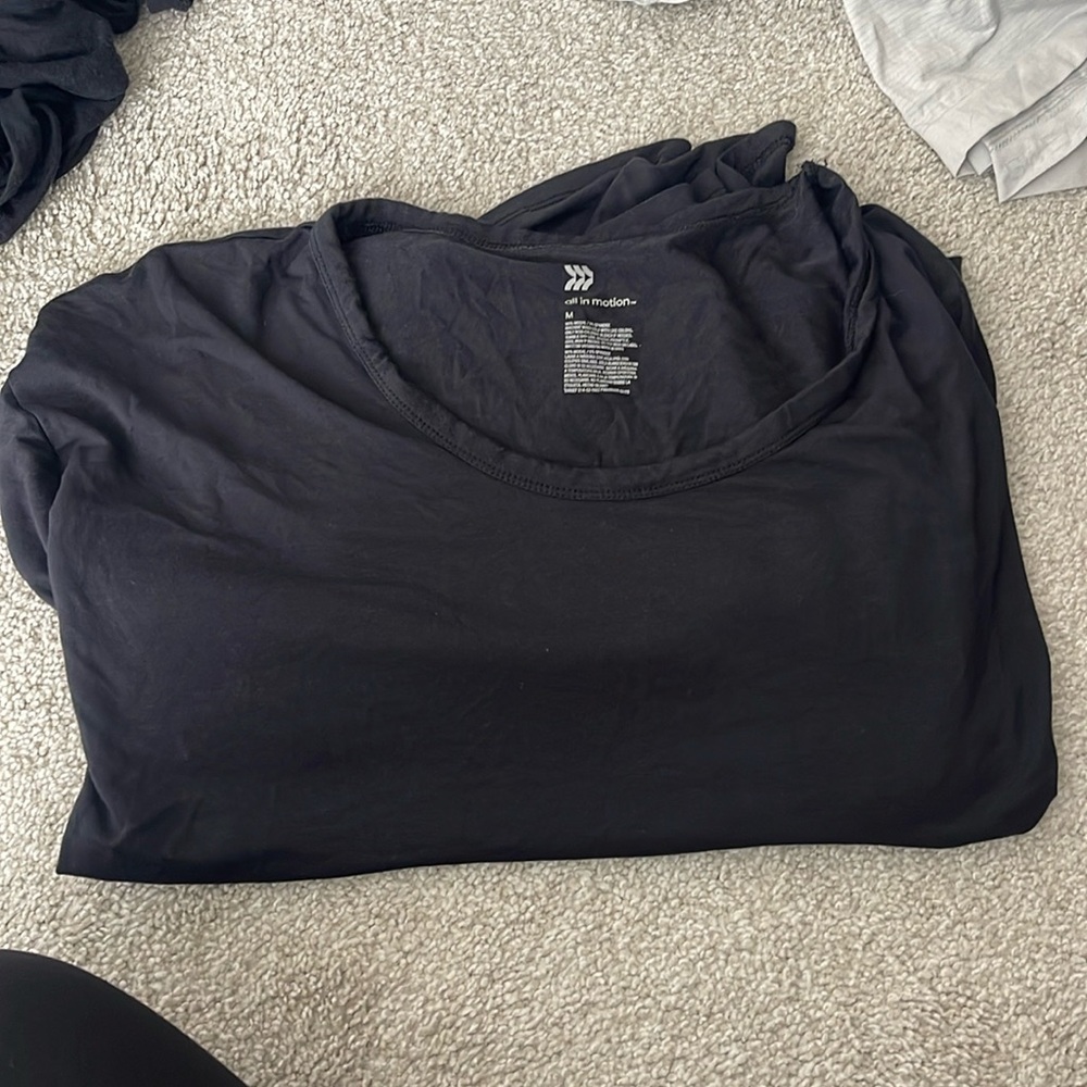 Long sleeve athletic top